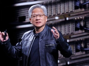 英伟达 CEO 黄仁勋谈 AI 工具个人使用体验：视其为“思考伙伴”，日常混用多个系统