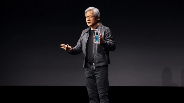 英伟达Q2财报营收超预期但股价下跌 芯片巨头面临中国市场挑战