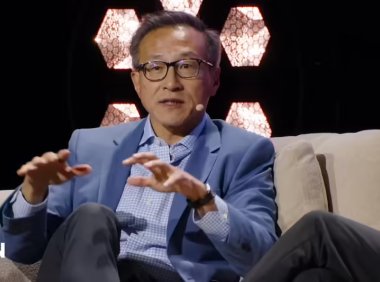 蔡崇信谈中美AI竞争格局：技术落地比模型强大更重要