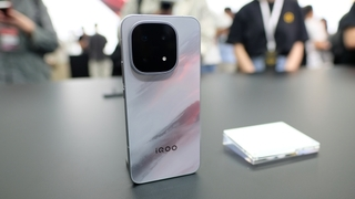 iQOO 15旗舰发布：骁龙8至尊版+2K珠峰屏重新定义性能标准