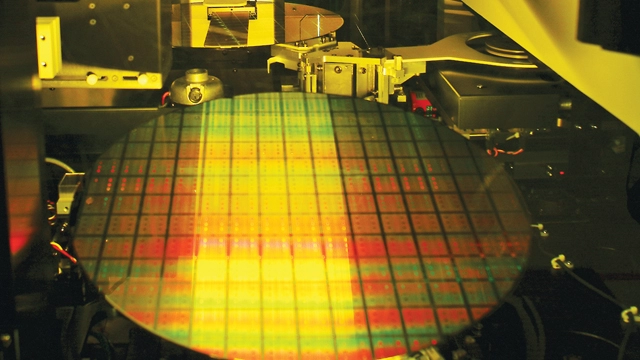 台积电芯片需求创新高 客户愿付100%溢价确保产能