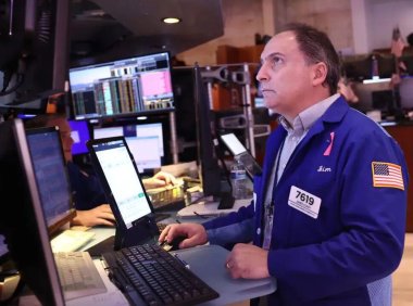 AI投资热潮下股市估值透支风险浮现，华尔街警告过度外推陷阱